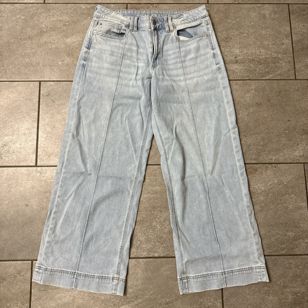 American Eagle Outfitters Light Wash Baggy Wide Leg